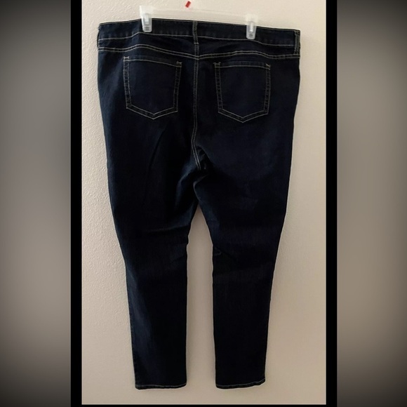 Torrid Denim 5 Pocket Jeans Plus Size 22T - Picture 2 of 4